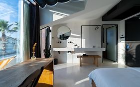 To Be Social House
